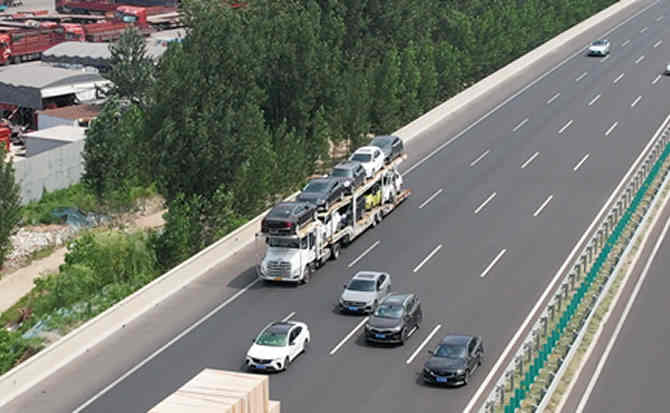 郊区高速公路汽车救援