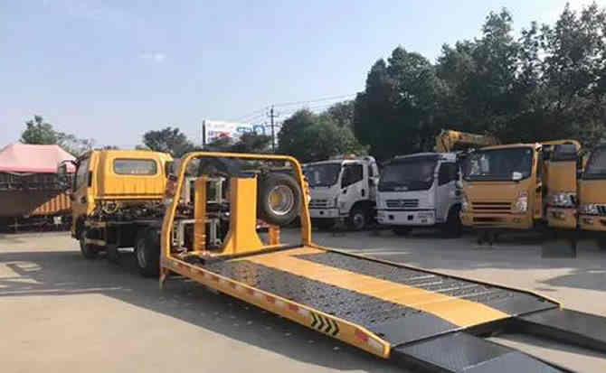 郊区汽车中途维修案例